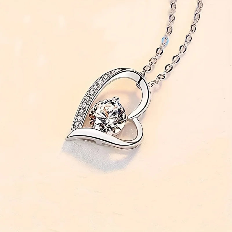 Heart's Delight Pendant Necklace